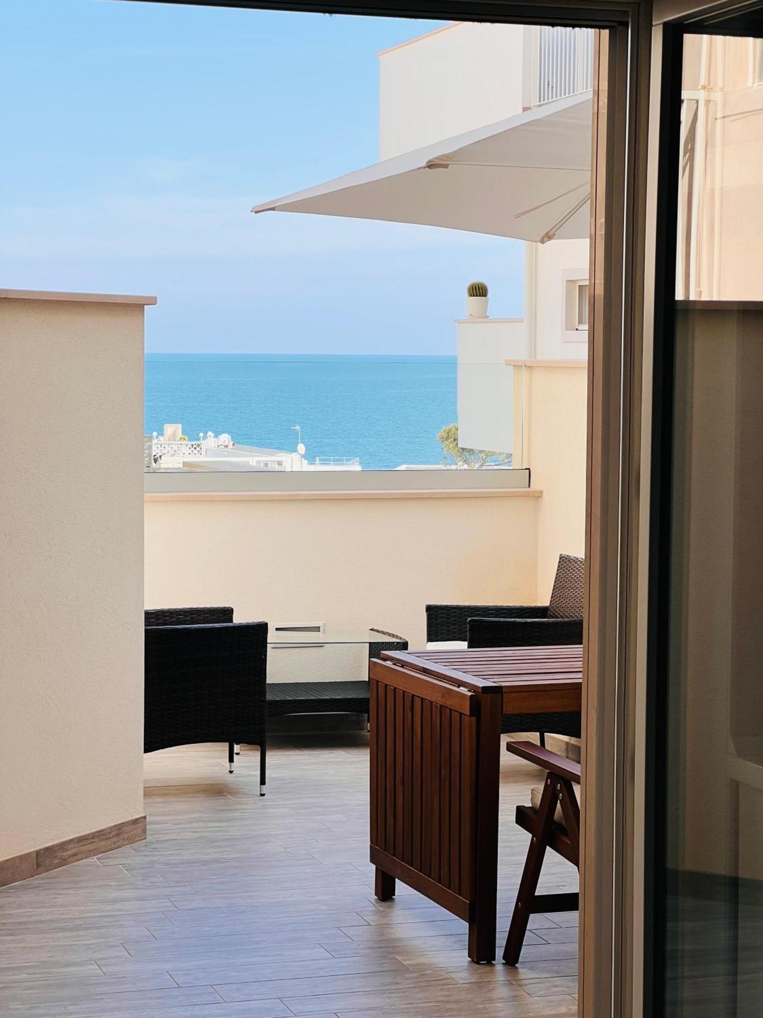 Orange Dream Hotel Полиняно а Маре Екстериор снимка